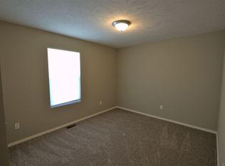 5036 W Skyler Dr, Springfield, MO 65802