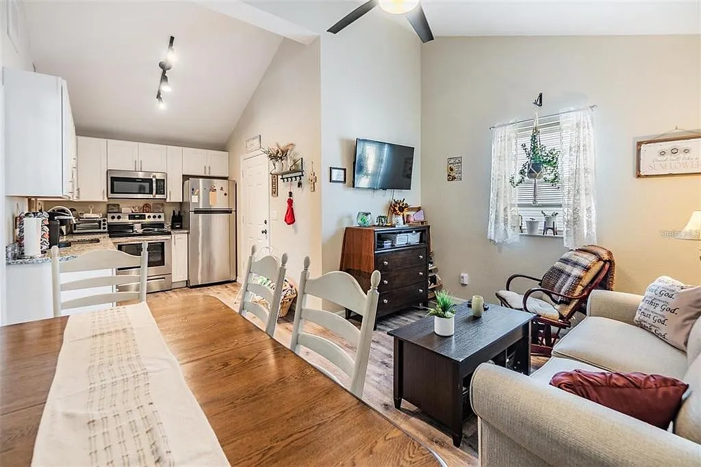 1 bed, 1.0 bath, 450 sqft, $1,500 — Photo 4