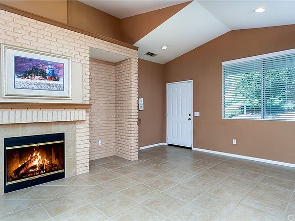 4th image of 39906 Ashwood Ln