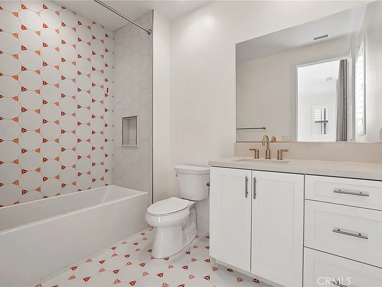 107 Orbit — Photo 25