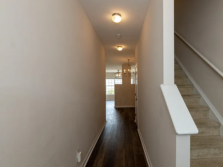 541 Writers Way — Photo 3