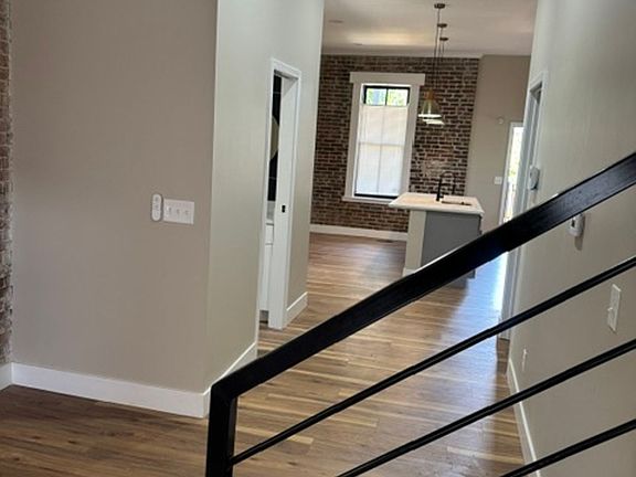 4th image of 2400-02 S 11th St #2402