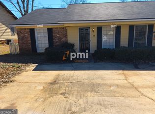 102 Peachtree Ct, Lagrange, GA 30241
