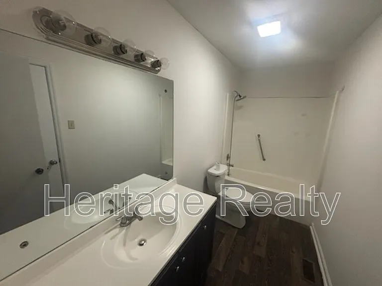 1207 Crest Brook Dr — Photo 9