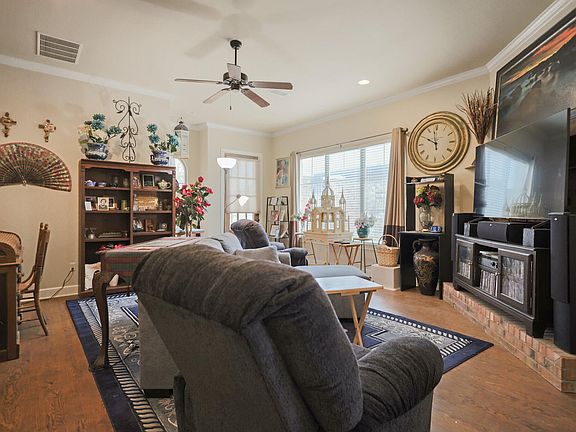 5th image of 73 Windsor Ct