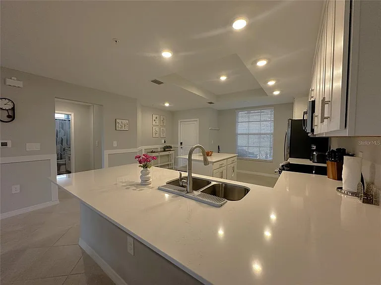 14221 Heritage Landing Blvd #2018 — Photo 10
