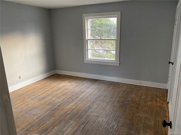 3rd image of 338 Davidson Ave