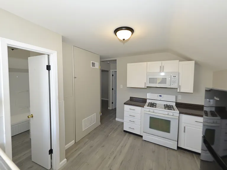 1517 Waverly St #A — Photo 4