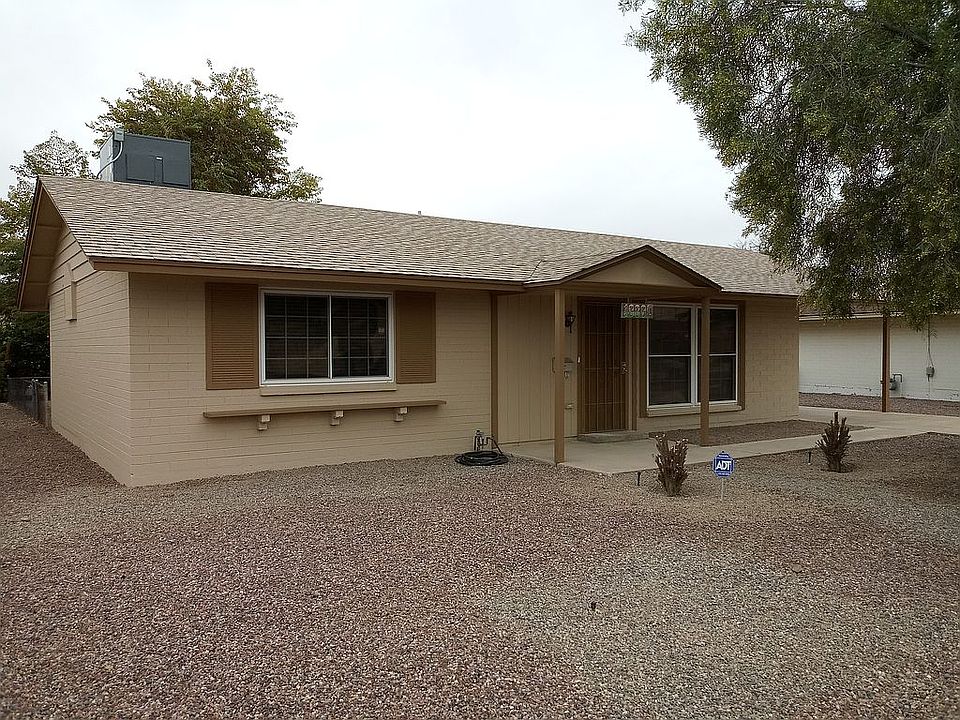 1st image of 10801 W Canterbury Dr