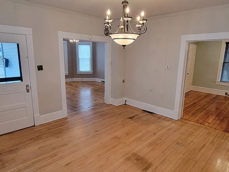 325 N 3rd Ave — Photo 8