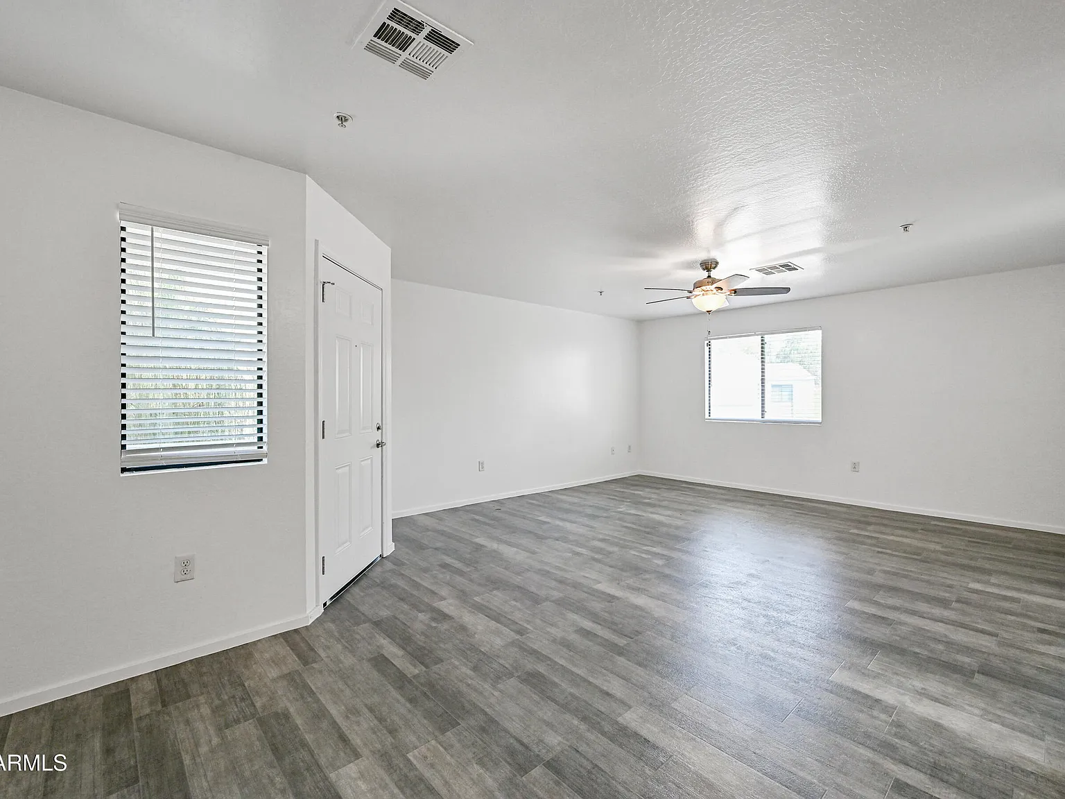 3 bed, 2.0 bath, 1064 sqft, $1,299 — Photo 4