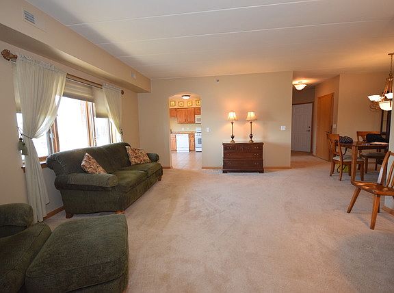 3rd image of 5520 W 115th St #302