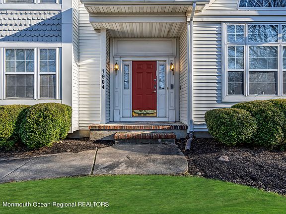 3rd image of 1904 White Knoll Drive