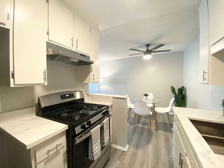 1st image of 850 Warwick Ave #204