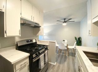 850 Warwick Ave #215, Thousand Oaks, CA 91360