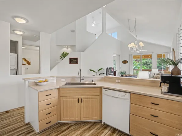 95-948 Wikao St APT E304, Mililani, HI 96789