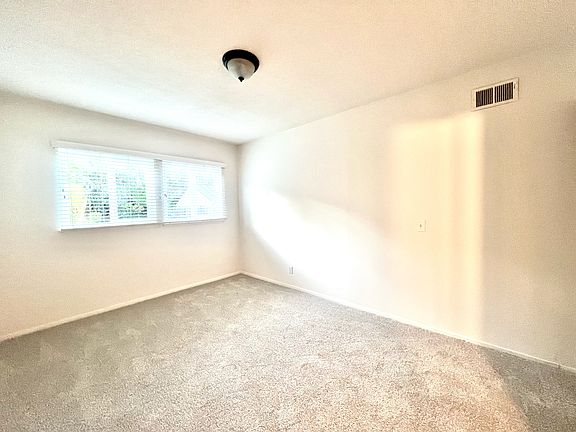 4th image of 548 Alan Rd #A