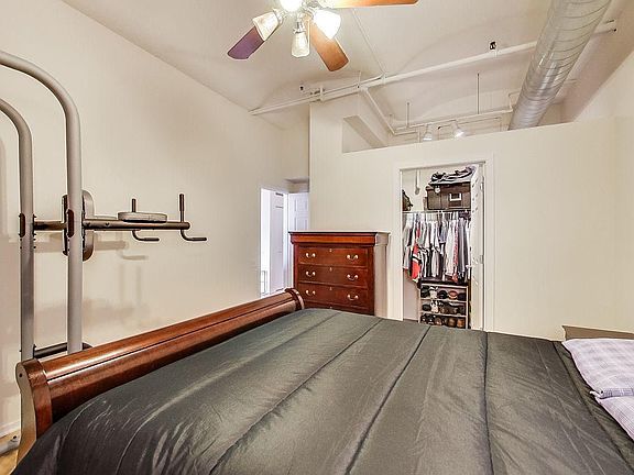 5th image of 500 S Clinton St APT 914