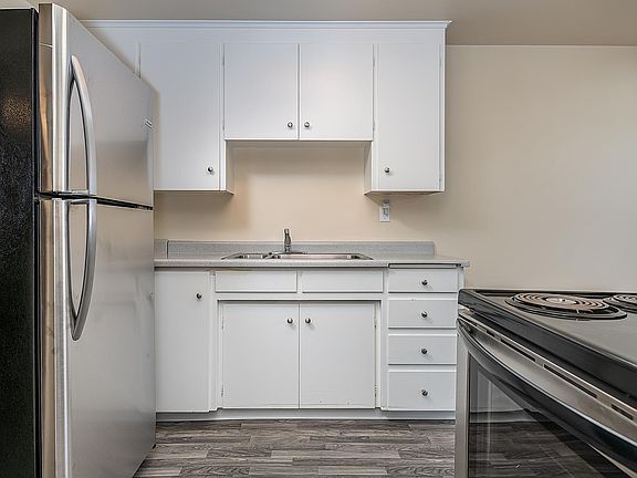 2nd image of 2306 Colby Ave #11