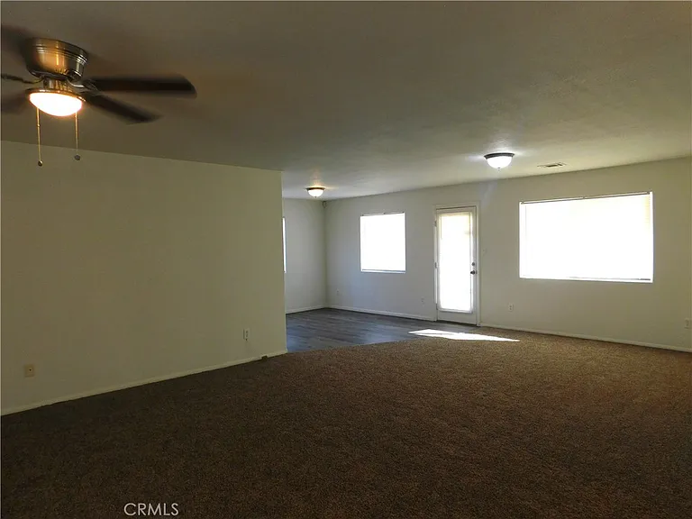 8312 Tamarack Ave — Photo 5