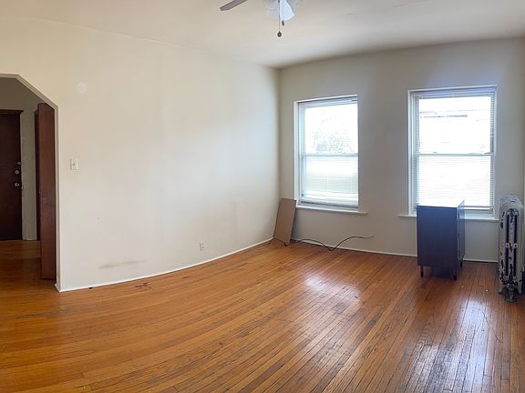 3rd image of 1212 W Thorndale Ave APT 4