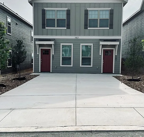 7157 Magnolia Vlg #201 — Photo 1