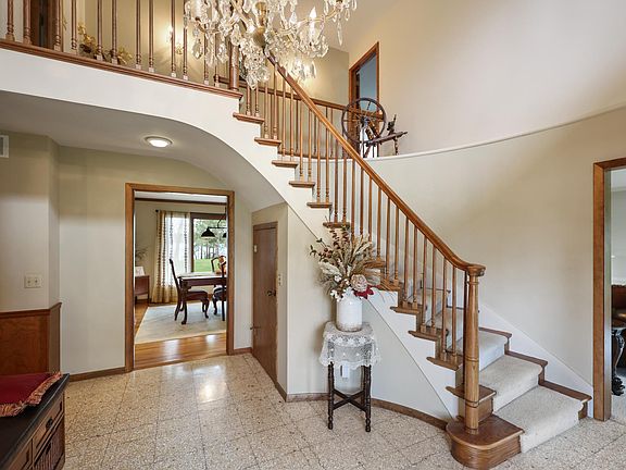 5th image of 1411 Riverview Dr
