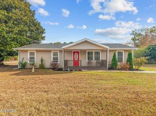 112 Riegel Dr, Hubert, NC 28539