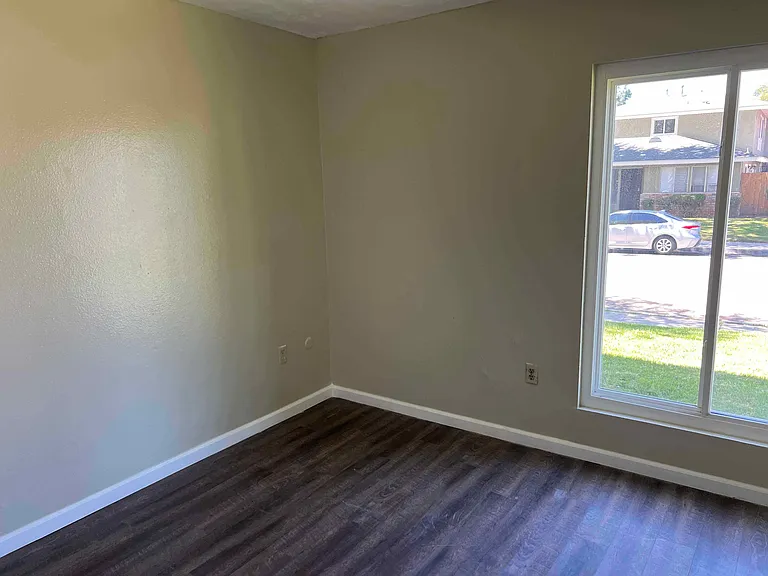 520 Myrtlewood Ct #2 — Photo 9