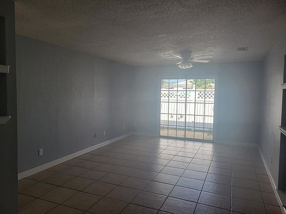 4th image of 1602 Green Briar Pkwy APT A