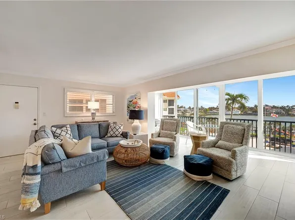 222 Harbour DR #312, NAPLES, FL 34103