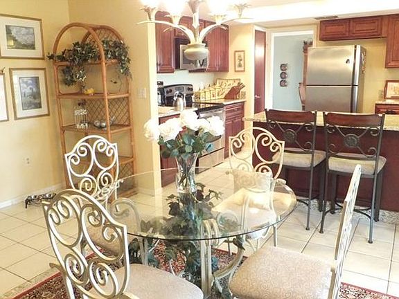 5th image of 3751 Village Green Dr