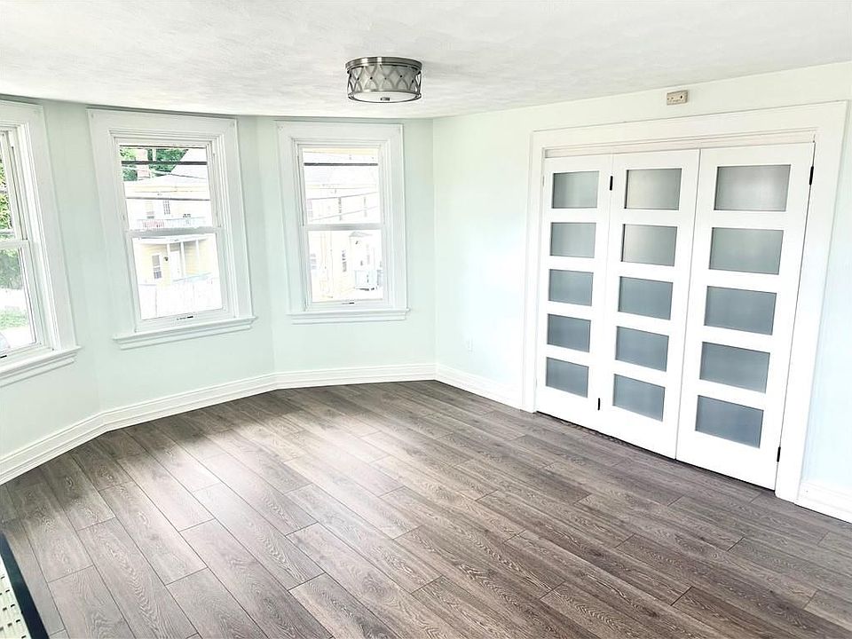 1st image of 804 Main St Floor 2