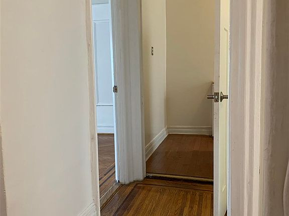 5th image of 115 Highland Ave APT 16
