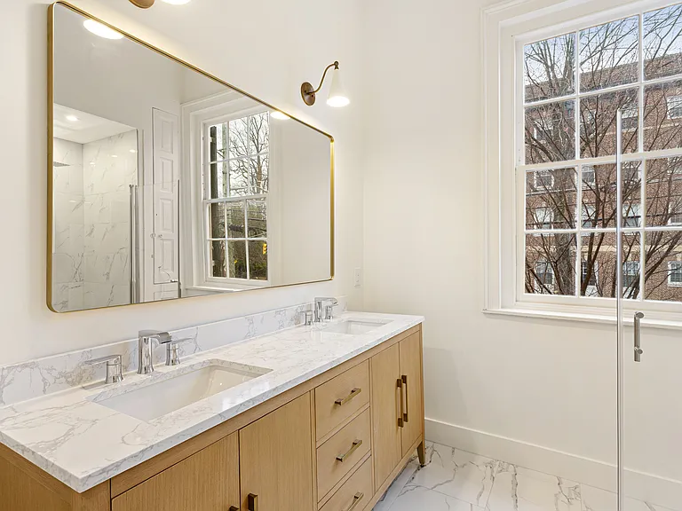 300 Kings Hwy E #B — Photo 12