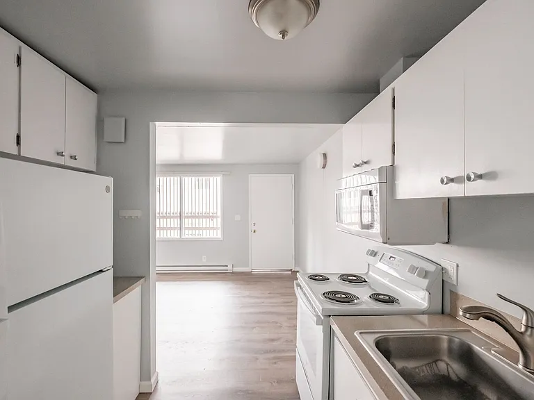 115 NW 15th St — Photo 7