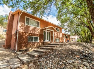 1704 Brookside Dr, Farmington, NM 87401