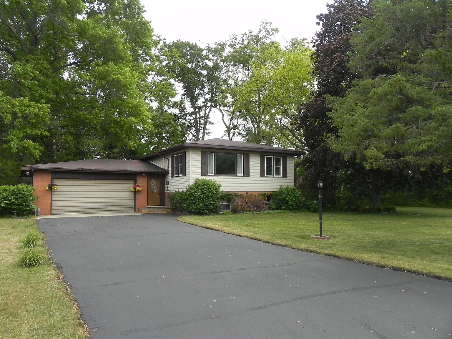 28548 Fairlane Dr, Dowagiac, MI 49047 Zillow
