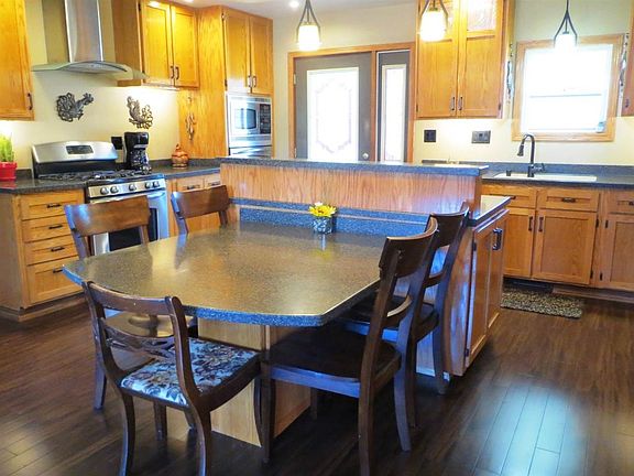 Beautiful Oak Cabinetry