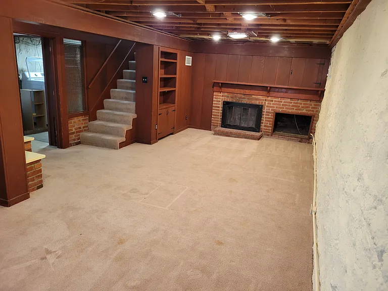 6720 Floyd St — Photo 29