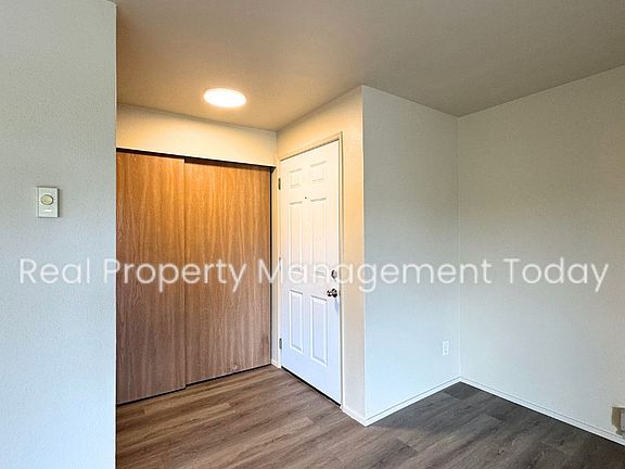 5th image of 7601-7605 Pacific Ave S #301