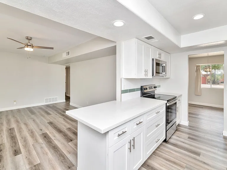 8444 E Plaza Ave — Photo 9