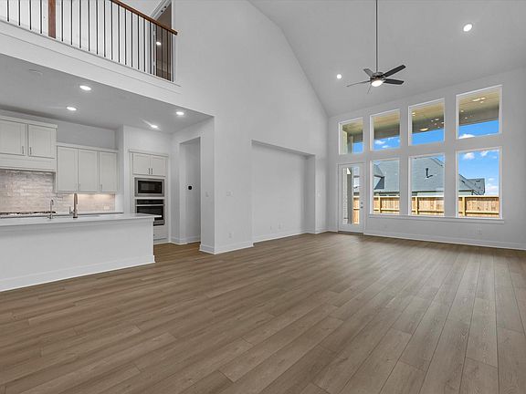 5th image of 31915 Wind Ridge Dr
