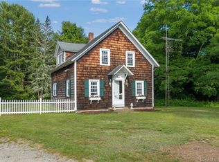 16 Three Bridges Rd, East Haddam, CT 06423