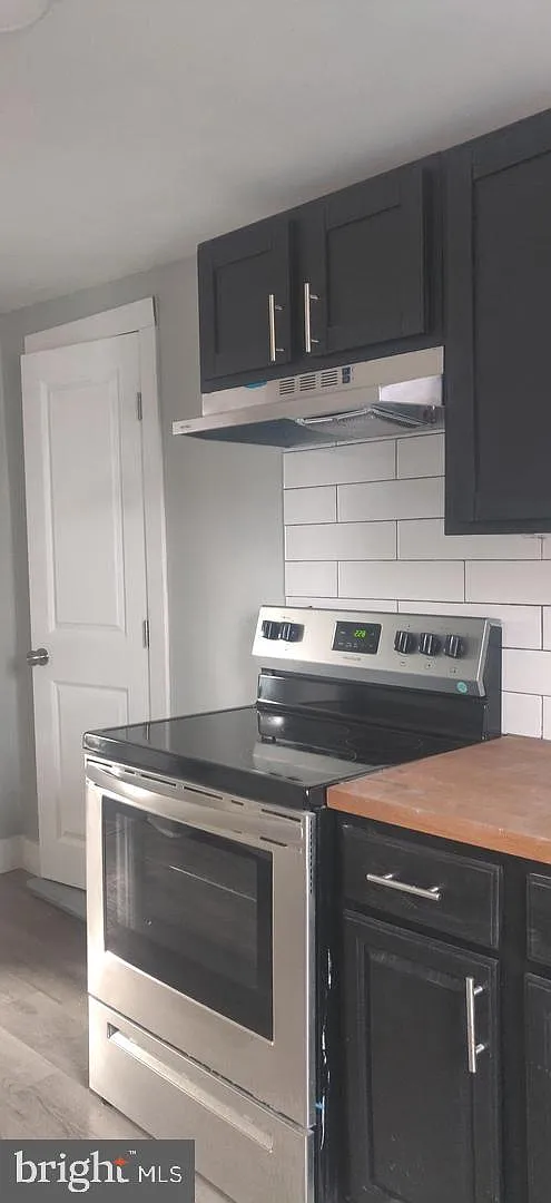 2 bed, 2.0 bath, 3025 sqft, $1,000 — Photo 3