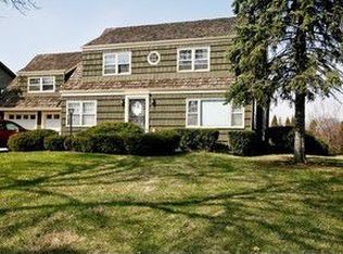 220 Frontage Rd, Willowbrook, IL 60527