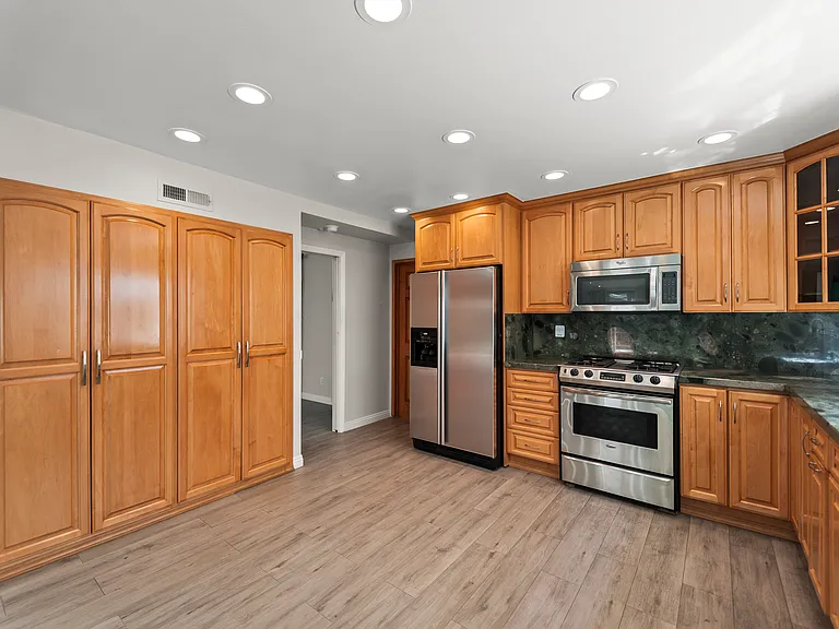 7007 Royer Ave — Photo 12