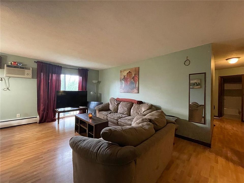 1st image of 813 11th Ave S