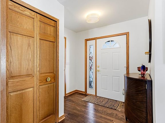 3rd image of 3590 Searle Ct