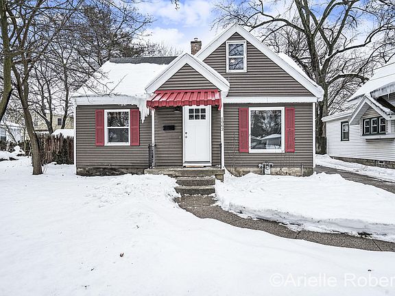 2nd image of 1062 Ardmore St SE
